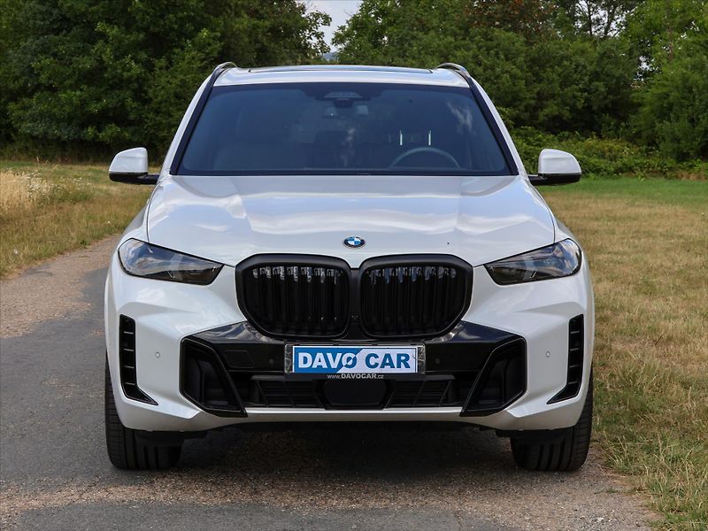 BMW X5 3,0 xDrive30d Mpacket - fotka 2 z 42