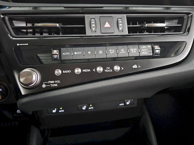 Lexus ES 300h (2025) 2.5HEV 218k Business Edition - fotka 25 z 33