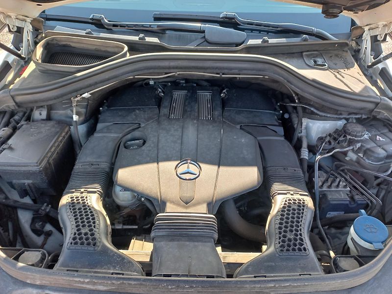 Mercedes-Benz GLE (2017) Coupe 400 245kW 4matic ČR DPH - fotka 16 z 23