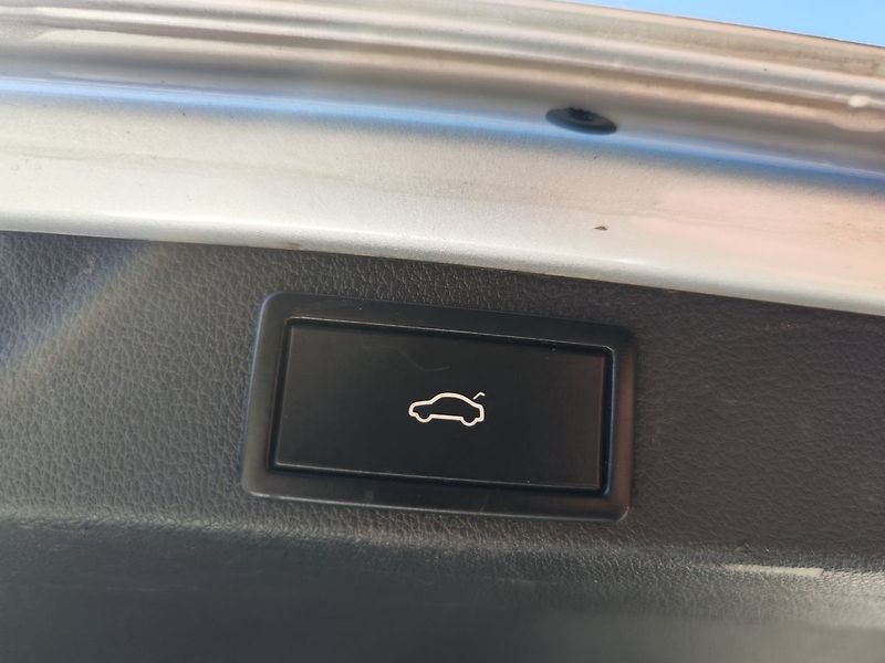 Škoda Octavia 2.0 TDi/135kW RS DSG ČR - fotka 10 z 35