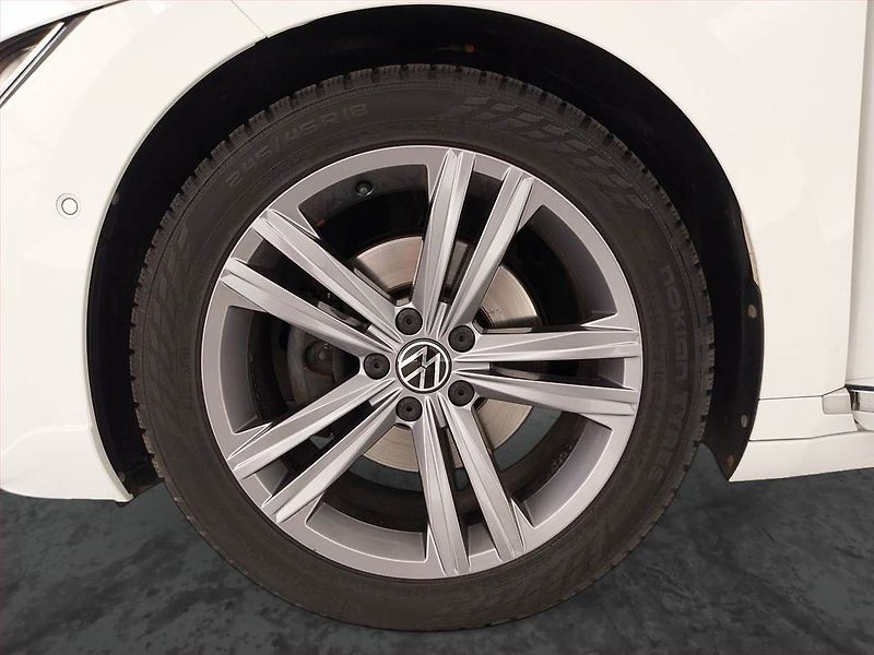 Volkswagen Arteon (2020) R-line 2.0 TDI - fotka 15 z 24