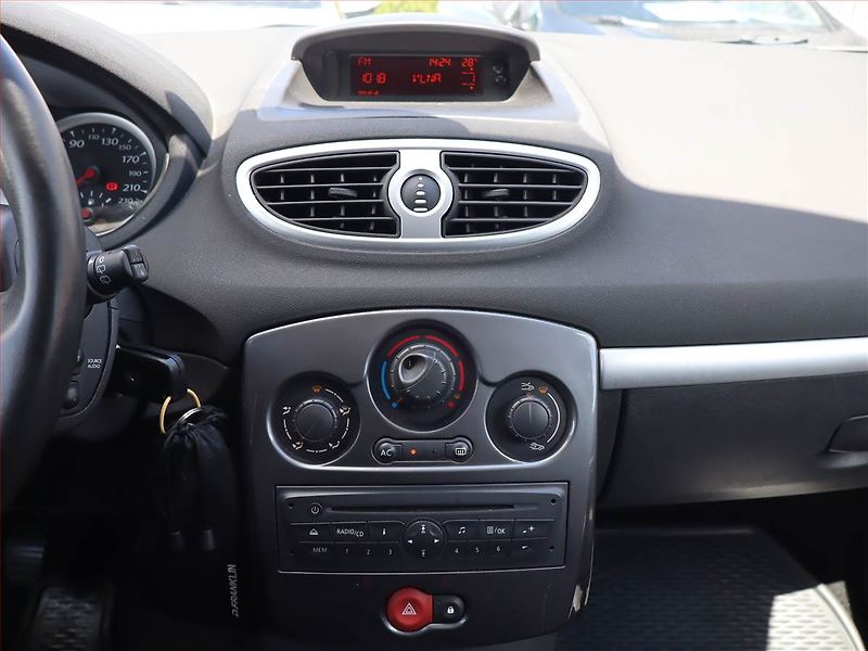 Renault Clio (2012) 1.2 16V , po STK, slušný stav - fotka 12 z 13