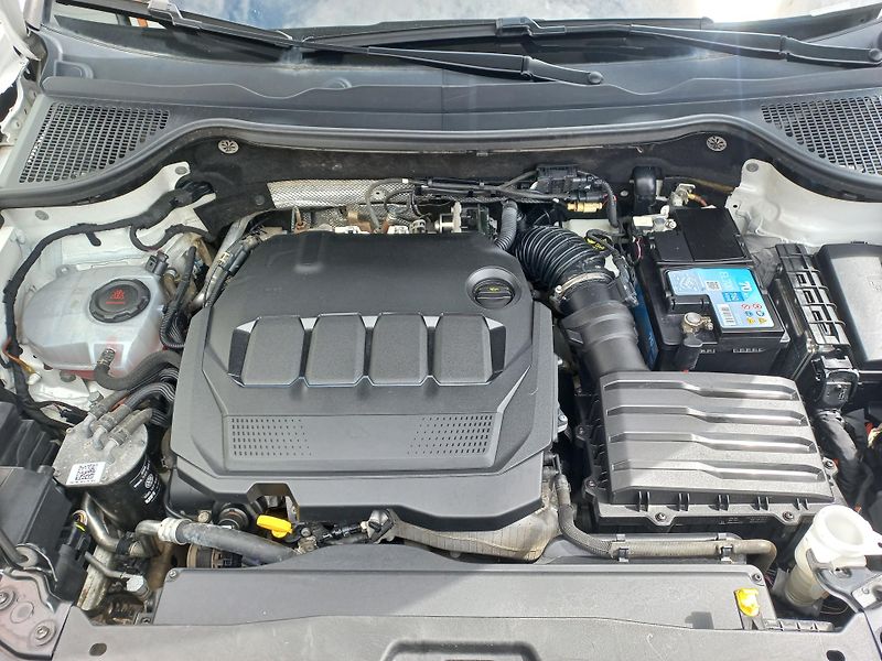Škoda Karoq (2022) 2.0TDi 110kW 4x4 DSG ČR DPH - fotka 17 z 23