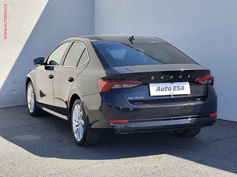 Škoda Octavia (2023) 2.0 TDi, ČR, Style, DSG, TZ - fotka 6 z 27