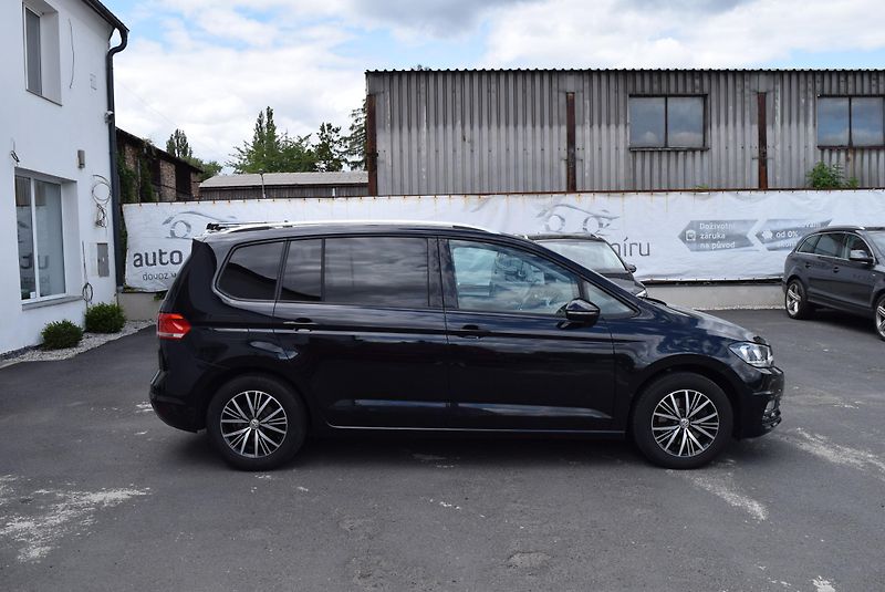 Volkswagen Touran (2017) 1.4TSI 110kw CLBMT TAŽ NAV APP - fotka 6 z 50