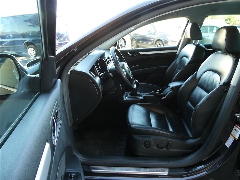 Škoda Superb 2,0 TDi 125kW ELEGANCE,závěs - fotka 18 z 47
