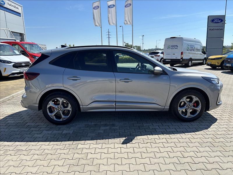 Ford Kuga 1,5 EcoBoost  111kW ST-Line X - fotka 6 z 49