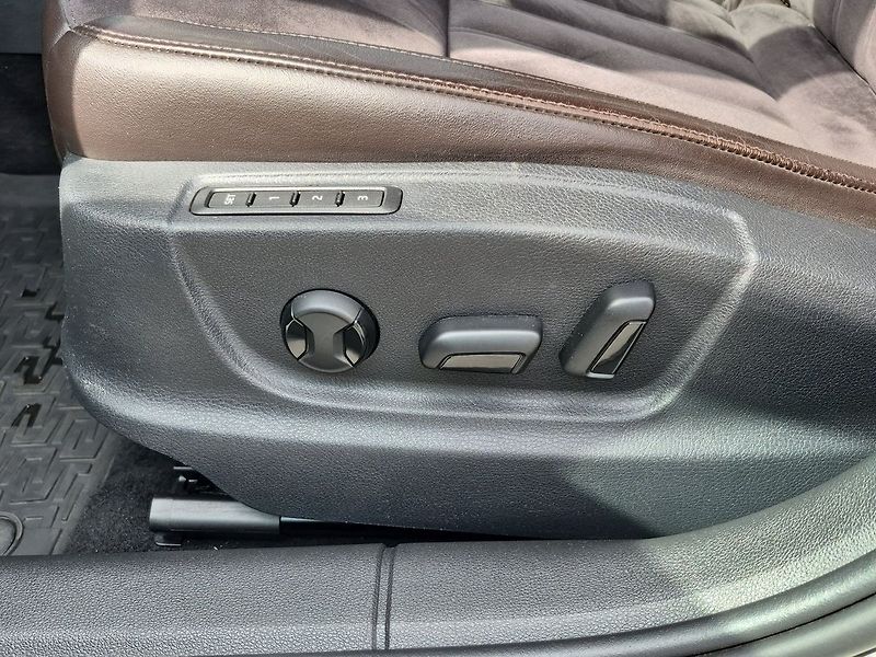Škoda Octavia L&K Combi 2.0 TDi CR 135  kW 4 - fotka 23 z 30