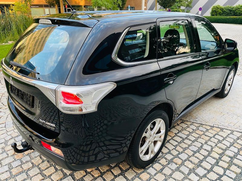 Mitsubishi Outlander 2.0i 1.MAJITEL KAMERA TAŽNÉ - fotka 10 z 43