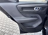 Volvo XC40 B4 AWD // 1. maj // ČR - náhled 15