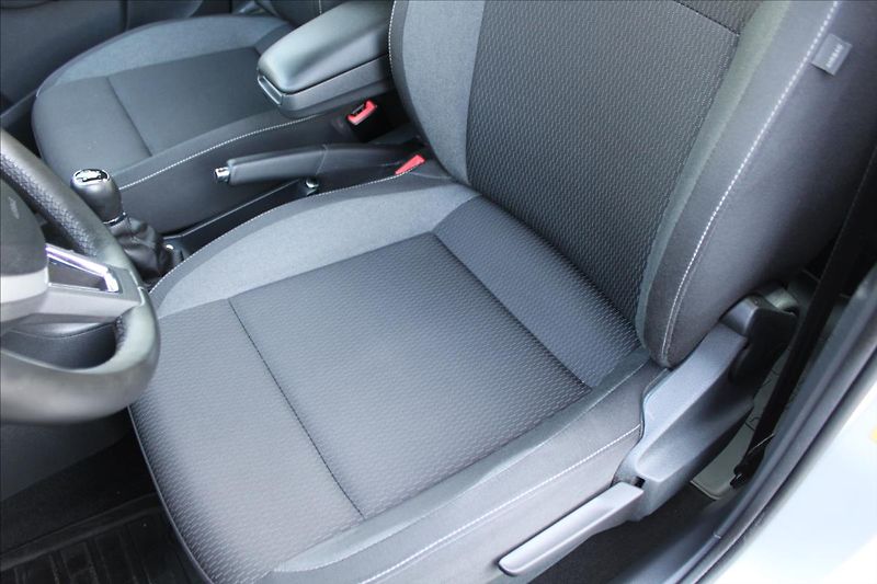 Škoda Rapid 1,4 TDI  NOVÉ V ČR - fotka 20 z 24