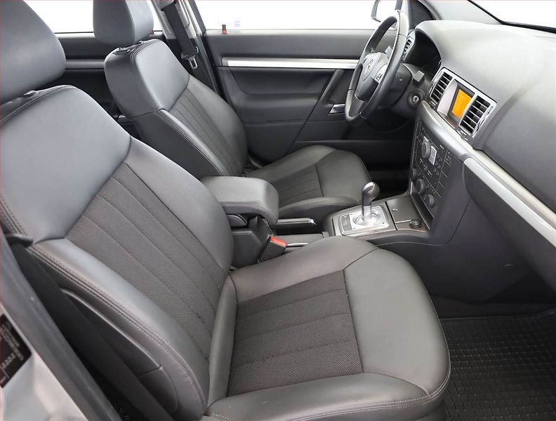 Opel Vectra (2008) 1.8, Automat, Serv.kniha - fotka 7 z 16