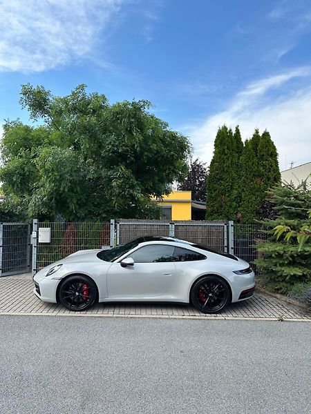 Porsche 911 (2022) S plný servis - fotka 17 z 18
