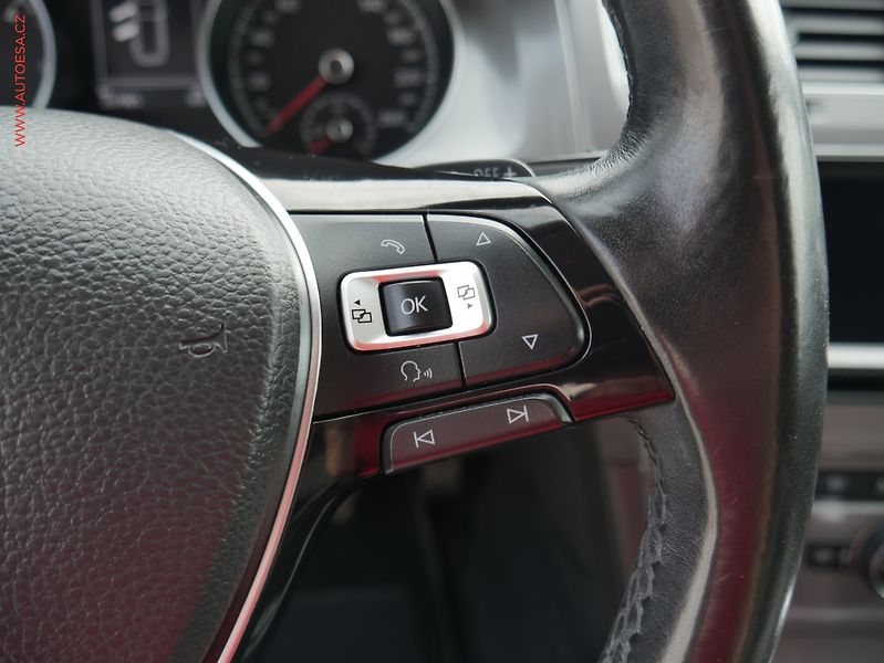 Volkswagen Golf (2014) 1.6 TDi, DSG, TZ - fotka 19 z 22