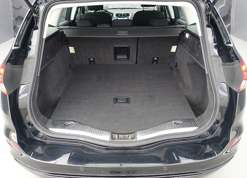 Ford Mondeo 2.0 TDCi Titanium manuál Cebia - fotka 37 z 49
