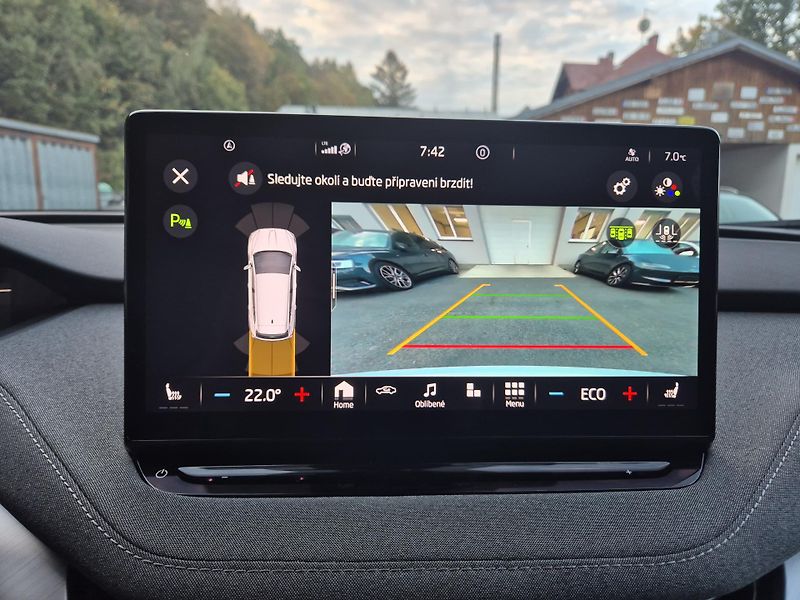 Škoda Enyaq 150kw, iV80 19ALU SOH 94% - fotka 29 z 47