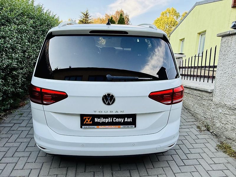 Volkswagen Touran (2023) 1.5TSi 110kW Koup.ČR,LED,TAŽNÉ - fotka 18 z 20