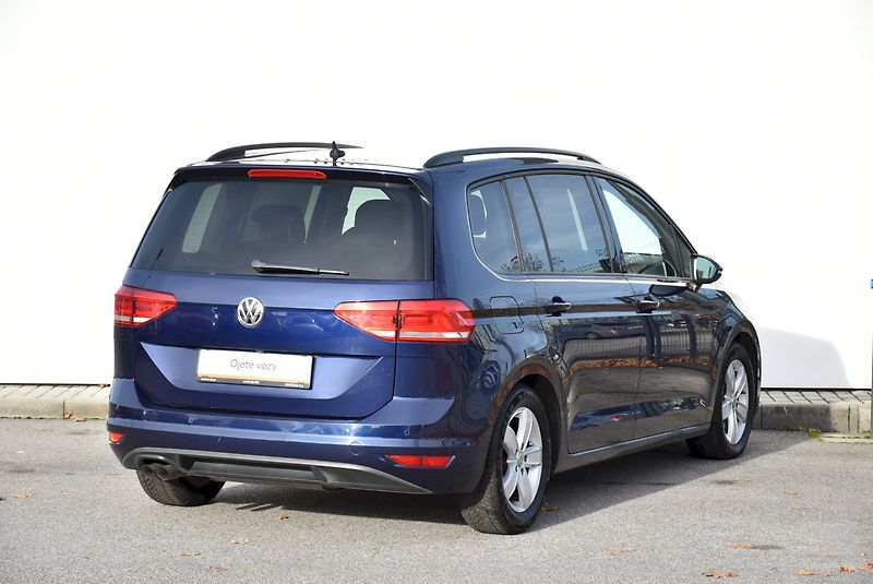 Volkswagen Touran (2016) Trendline 2.0 TDI 110kW DSG - fotka 9 z 31