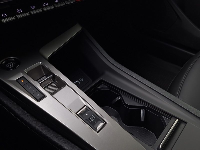 Peugeot 308 (2025) SW ALLURE Hybrid 145 e-DCS6 - fotka 20 z 21