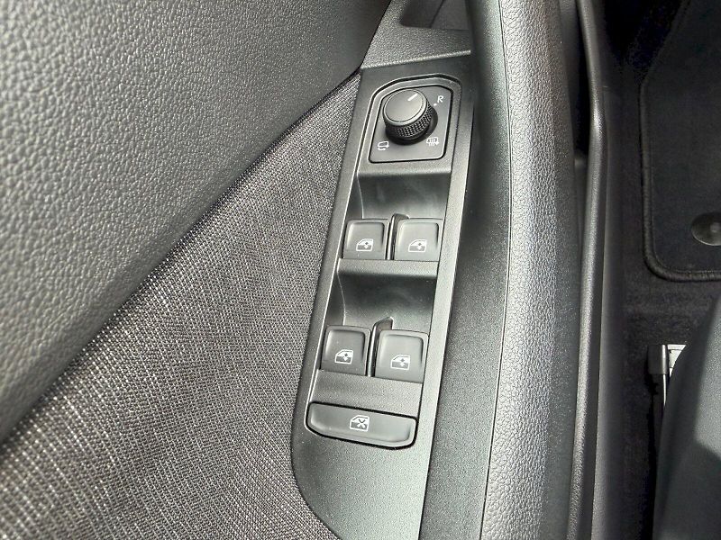 Škoda Scala (2025) 1.0TSI 85kW DSG Top Selection - fotka 10 z 35
