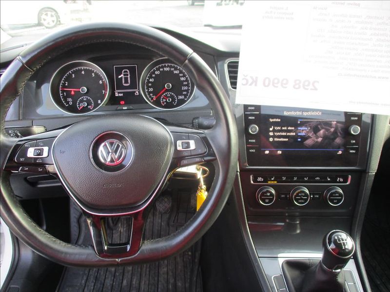 Volkswagen Golf 1,0 TSI,klima,Apple/Android - fotka 14 z 28