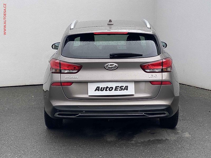 Hyundai i30 (2020) 1.6CRDi, 1.maj,ČR, Smart - fotka 5 z 17