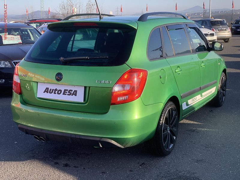 Škoda Fabia (2010) 1.4 TSi, RS, DSG - fotka 6 z 20