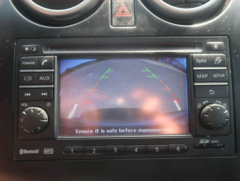 Nissan Qashqai (2012) 1.6 dCi, Serv.kniha, Navi - fotka 16 z 21