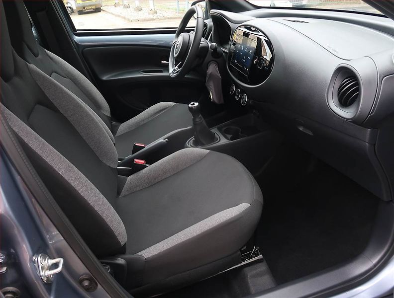 Toyota Aygo (2024) 1.0, ČR,1.maj, Serv.kniha - fotka 9 z 17