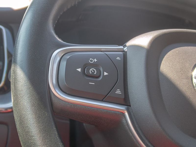 Volvo XC60 (2019) 2.0D 140KW mat – NAVI - fotka 17 z 51