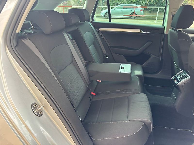 Škoda Superb 2.0TDI-110KW.DSG.TAŽNÉ-ZÁRUKA - fotka 27 z 48