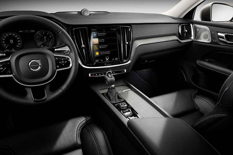 Volvo V60.