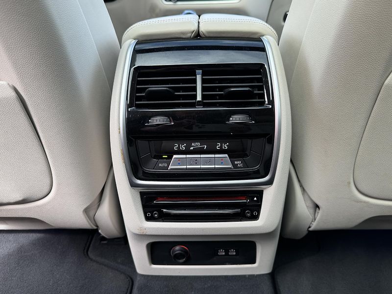 BMW X7 40xD-R22-SKY-LCD-NOČNÍ V-ČR - fotka 30 z 44
