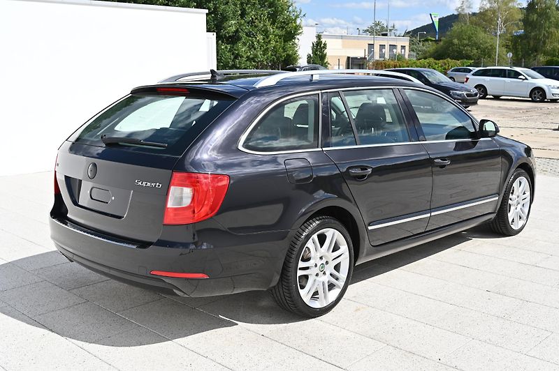 Škoda Superb 2.0TDI 125KW DSG Elegan. 12/09 - fotka 5 z 45