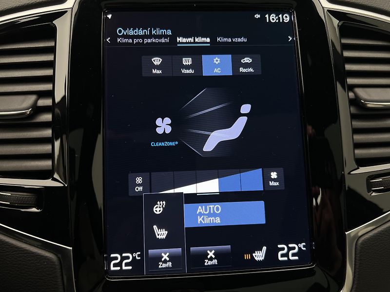 Volvo XC90 B5 AWD R-DESIGN 7 MÍST AUT - fotka 35 z 48