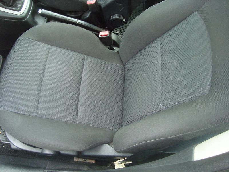 Mazda 2 (2006)  1,4D  - fotka 11 z 18
