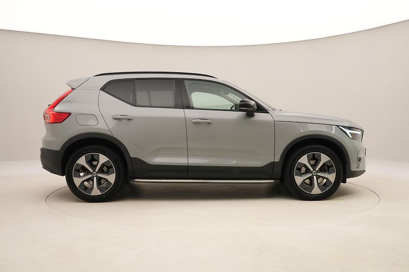 Volvo XC40 B4 DARK ULTIMATE AUT CZ - fotka 14 z 56