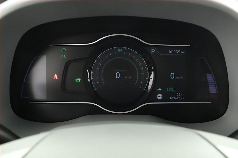 Hyundai Kona (2018) Electric 64 kWh, SoH 90% - fotka 8 z 20