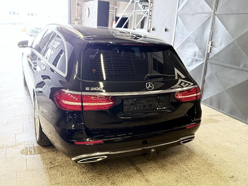 Mercedes-Benz Třídy E (2017) 200i AVANTGARDE,ZÁRUKA , - fotka 9 z 33