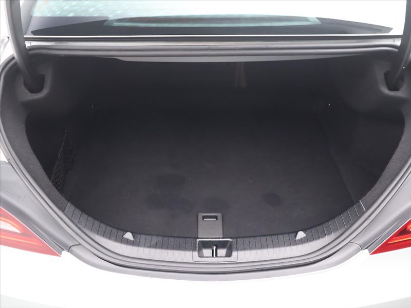 Mercedes-Benz CLA 2,0 45 AMG 280kW 4MATIC LED - fotka 10 z 29