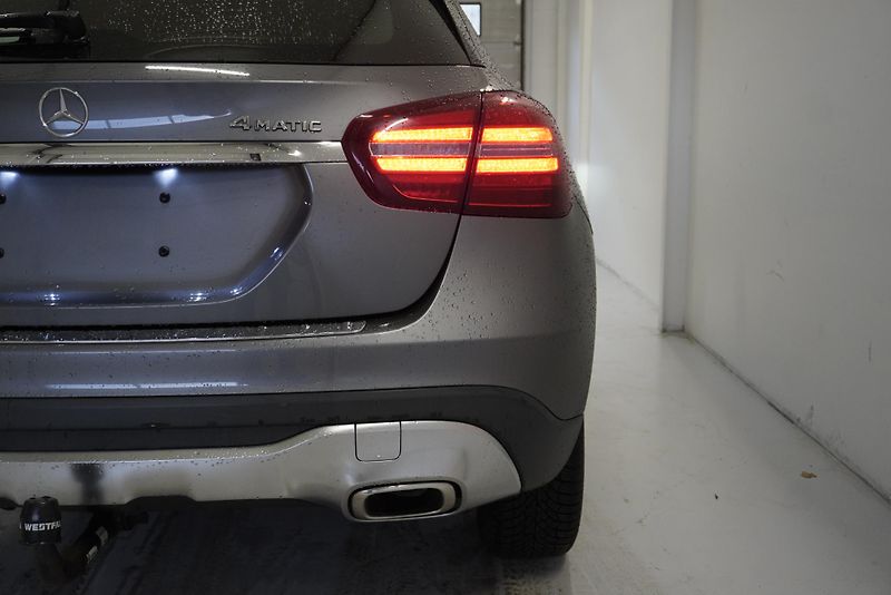 Mercedes-Benz GLA GLA220D 4MATIC AMG-LINE AUT. - fotka 9 z 28