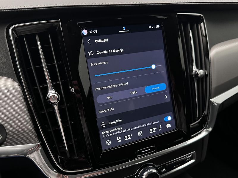 Volvo V90 CC B4 AWD PLUS CZ REZERVACE - fotka 36 z 51