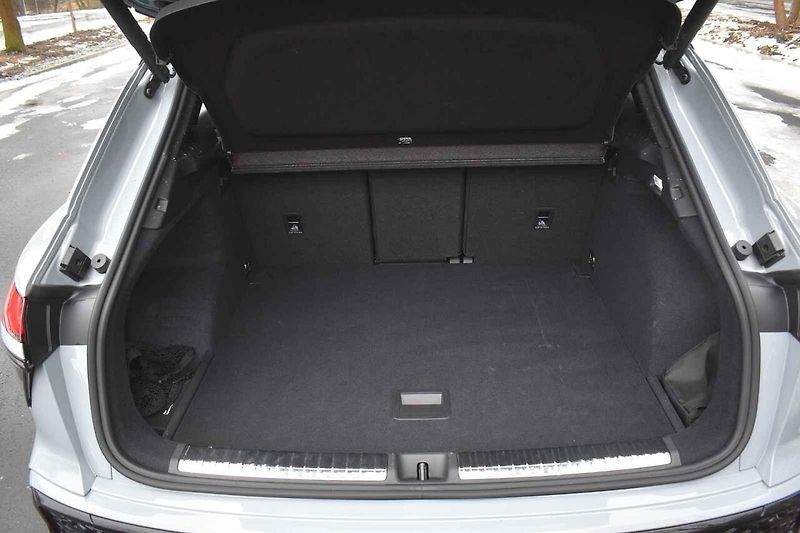 Audi Q3 jsem otestoval ve verzi SUV. Opět je v nabídce také Sportback.