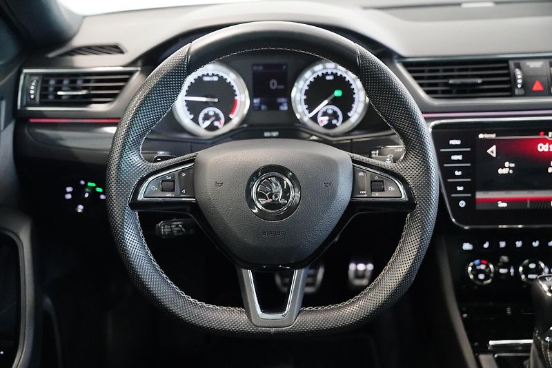 Škoda Superb - fotka 18 z 29