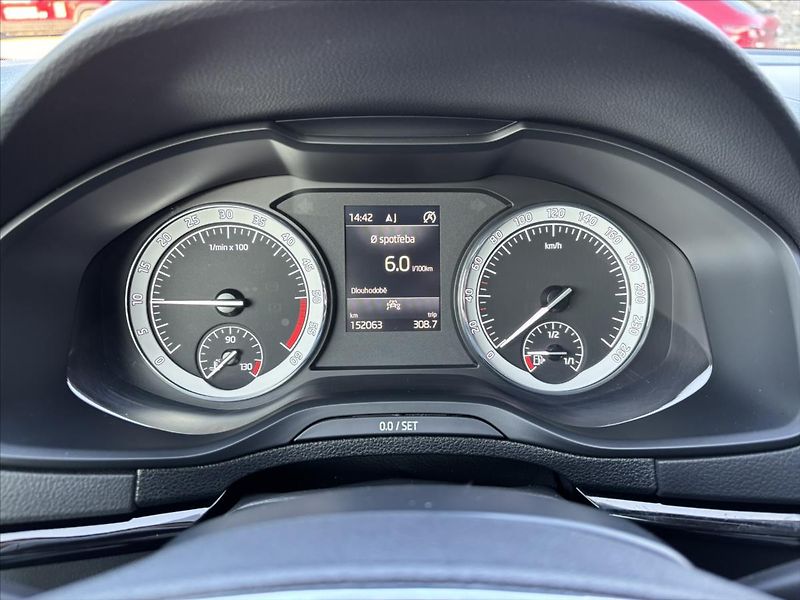 Škoda Karoq 2,0 TDi 110kW Style ADAPTIV - fotka 45 z 45