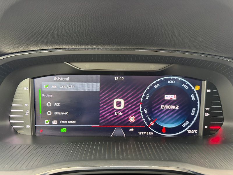 Škoda Octavia (2023) RS 2.0 TSI 180kW - fotka 15 z 35