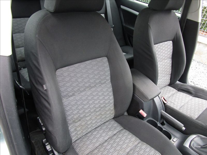 Škoda Octavia Combi 1.9TDi Ambiente, Klima - fotka 17 z 41