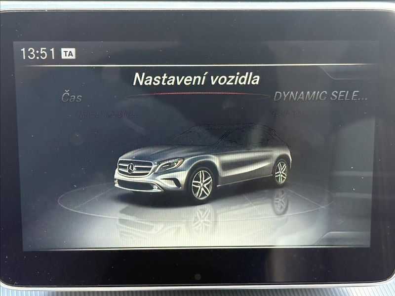 Mercedes-Benz GLA 1,6 200i 115kW Xen,Kamera,Navi - fotka 17 z 41