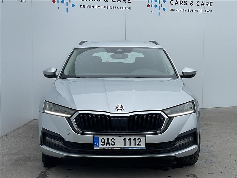 Škoda Octavia 2,0 TDI Combi Ambition Plus - fotka 22 z 23
