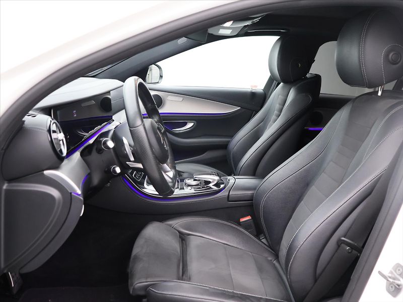 Mercedes-Benz Třídy E 2,0 220d 143kW Aut. AMG LED - fotka 11 z 40
